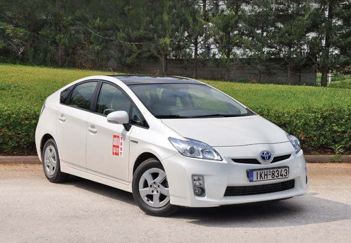 Το Prius, ουσιαστικά, αποτελεί το μέτρο αναφοράς για πολλές υβριδικές προτάσεις. Το Prius, ουσιαστικά, αποτελεί το μέτρο αναφοράς για πολλές υβριδικές προτάσεις.